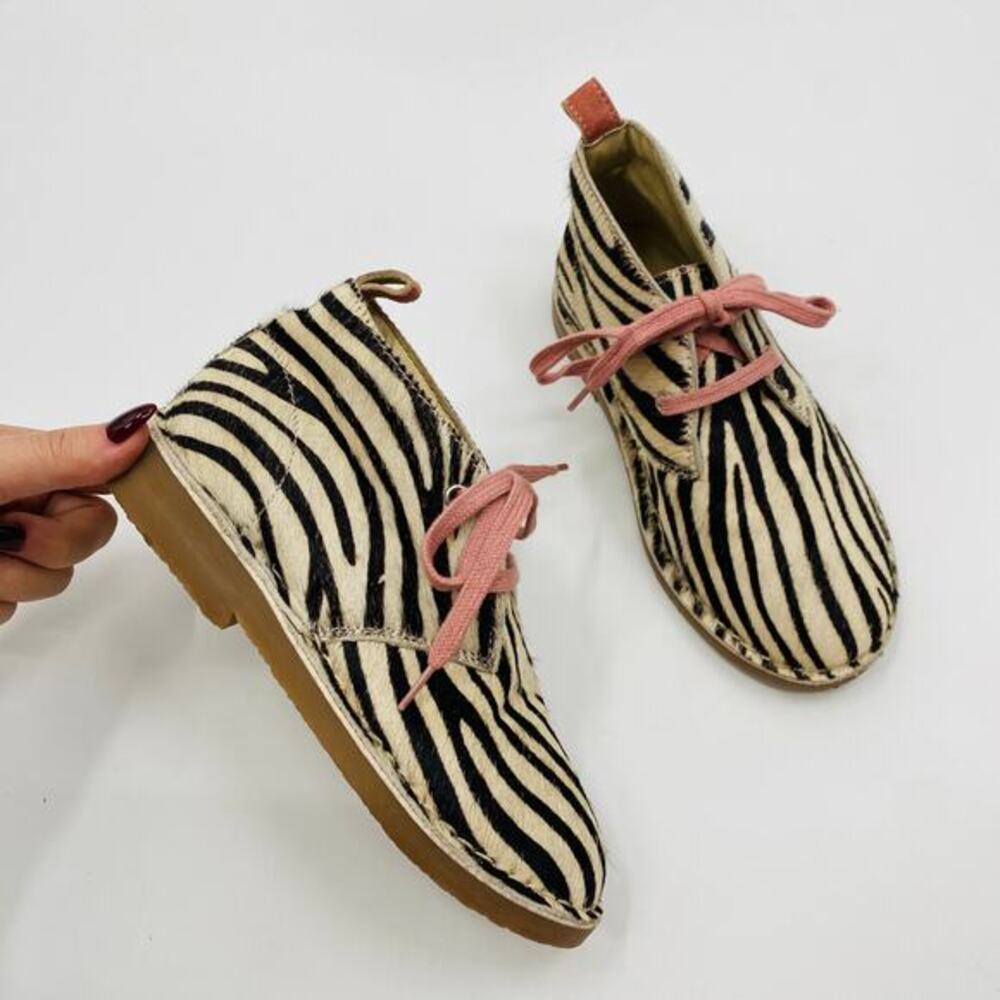 Mini‎ Boden zebra calf hair chukka boots